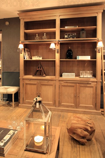 France, ile de france, paris 6e arrondissement place de furstenberg, magasin flamant, decoration, mobilier, design, ameublement.
Date : 2011-2012