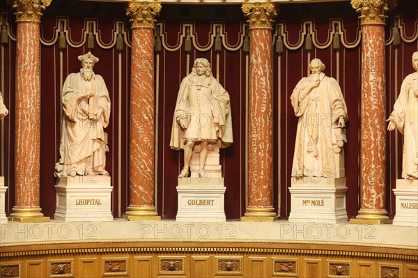 France, ile de france, paris 6e arrondissement, rue de vaugirard, palais du luxembourg, senat, hemicycle, detail tribune presidentielle.
Date : 2011-2012