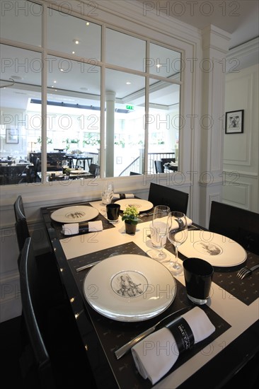 France, ile de france, paris 6e arrondissement, 9 rue de l'Ecole de Medecine, creperie restaurant, compagnie de bretagne, decoration de pierre yves rochon, architecte.
Date : 2011-2012