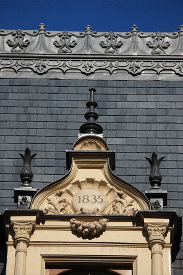 France, ile de france, paris 7e arrondissement, 14 rue vaneau, maison de 1835 neo renaissance, philibert delorme, architecture, decor, renovation, galerie de faitage, ornementation, decoration. 
Date : 2011-2012