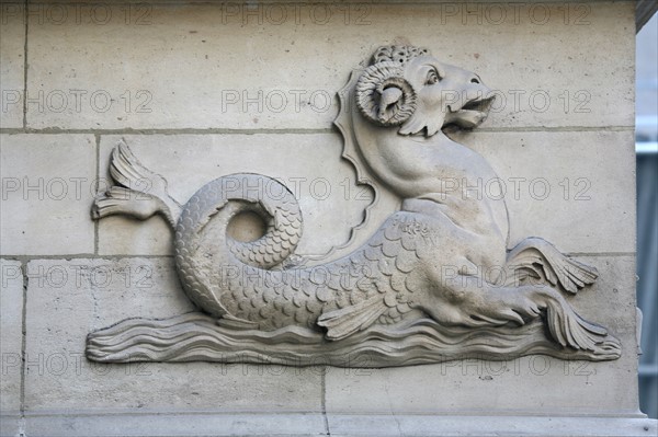 Paris 6e, fontaine de Mars, rue saint dominique
Date : 2011-2012