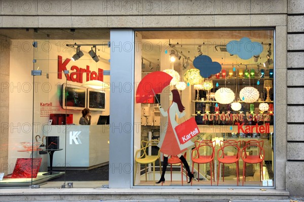 France, ile de france, paris 7e arrondissement, 242 boulevard saint germain, showroom kartell, design, mobilier, decoration

Date : 2011-2012