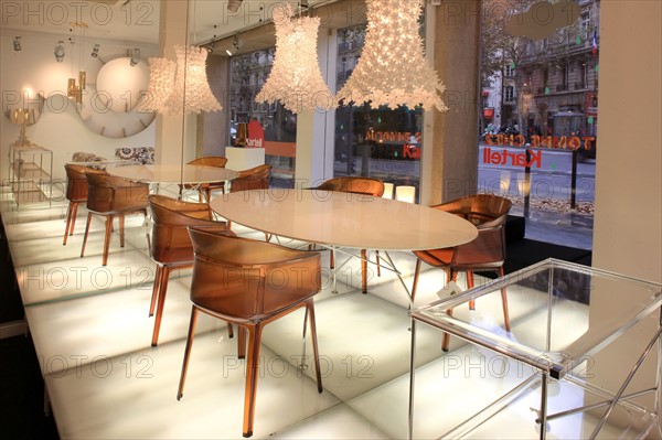 France, ile de france, paris 7e arrondissement, 242 boulevard saint germain, showroom kartell, design, mobilier, decoration

Date : 2011-2012