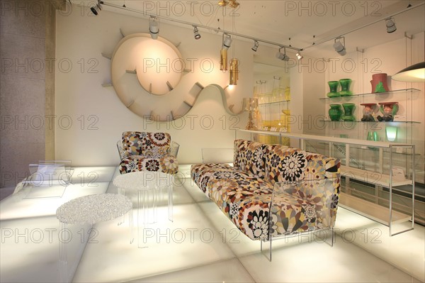 France, ile de france, paris 7e arrondissement, 242 boulevard saint germain, showroom kartell, design, mobilier, decoration

Date : 2011-2012