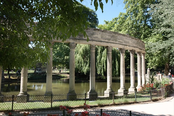 France, ile de france, paris, 8e arrondissement, parc monceau, jardin public, la naumachie

Date : 2011-2012