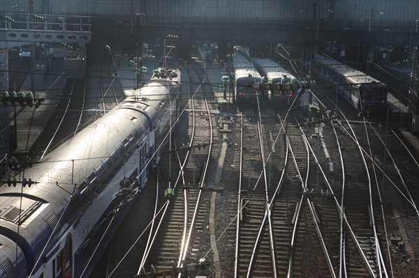 France, ile de france, paris 8e arrondissement, gare saint lazare, train, voies ferrees, sncf, rail,  place de l'europe

Date : 2011-2012