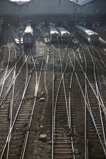 France, ile de france, paris 8e arrondissement, gare saint lazare, train, voies ferrees, sncf, rail,  place de l'europe

Date : 2011-2012