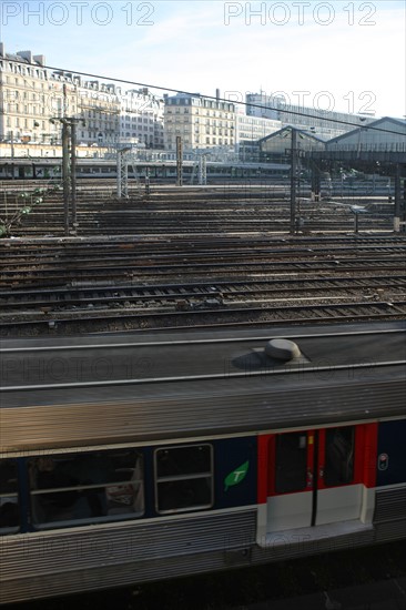 France, ile de france, paris 8e arrondissement, gare saint lazare, train, voies ferrees, sncf, rail,  place de l'europe

Date : 2011-2012