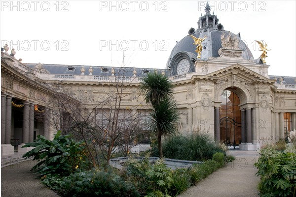 France, ile de france, paris 8e arrondissement, le petit palais, musee des beaux arts de la ville de paris, galerie exterieure, sculpture d'aristide maillol

Date : 2011-2012