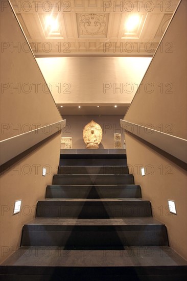 France, ile de france, paris 8e arrondissement, 7 rue velasquez, musee cernuschi, musee des arts asiatiques, mairie de paris, culture, hotel particulier, salle du bouddha, escalier mezzanine

Date : 2011-2012