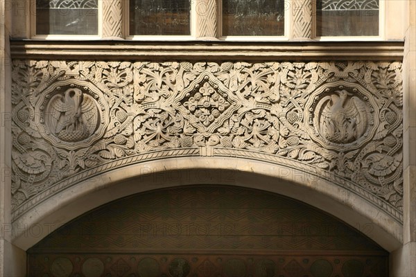 France, ile de france, paris  9e arrondissement, 25 rue blanche, facade de l'eglise evangelique allemande, detail bas relief

Date : 2011-2012