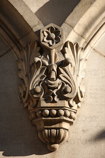 France, ile de france, paris 9e arrondissement, grande synagogue de paris, 44 rue de la victoire, religion, judaisme, detail facade

Date : 2011-2012