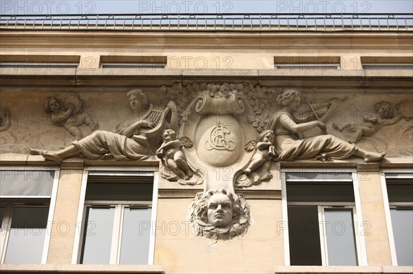 France, ile de france, paris, 9e arrondissement, 10rue chaptal, ancien immeuble de la sacem, medaillon beethoven

Date : 2011-2012