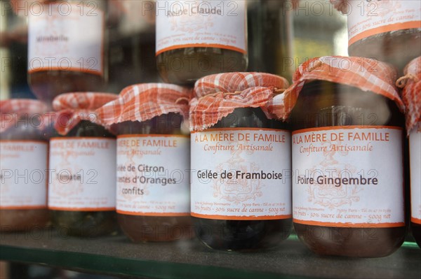 France, ile de france, paris, 9e arrondissement , 35 rue du faubourg montmartre, a la mere de famille, confiserie, epicerie fine, gastronomie

Date : 2011-2012