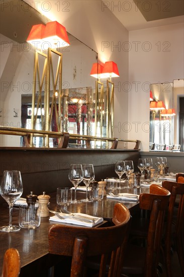 France, ile de france, paris  9e arrondissement, 3 rue victor masse, restaurant pantruche, gastronomie, salle

Date : 2011-2012