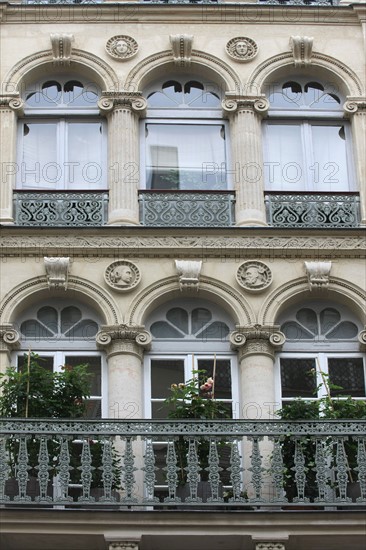 France, ile de france, paris 9e arrondissement, rue notre dame de lorette, immeuble, no52, restauration, decor, sculpture
Date : 2011-2012