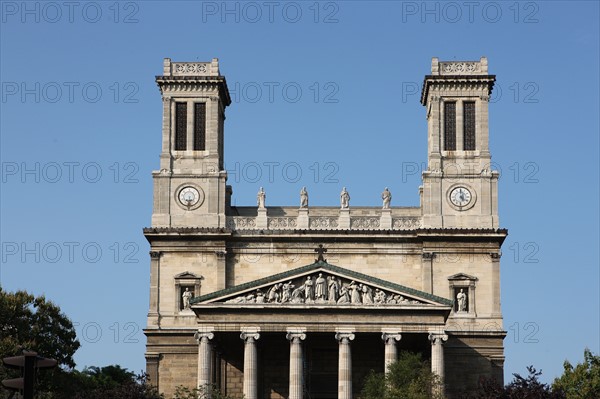 France, ile de france, paris 10e arrondissement, eglise saint vincent de paul, place franz liszt, architecte hittorff, frontont fiigurant saint vincent de paul, religion catholique

Date : 2011-2012