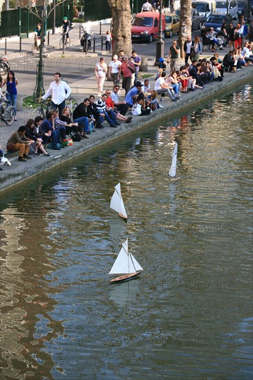 France, ile de france, paris 10e arrondissement, canal saint martin, quai de valmy, eau, voiliers radiocommandes

Date : 2011-2012