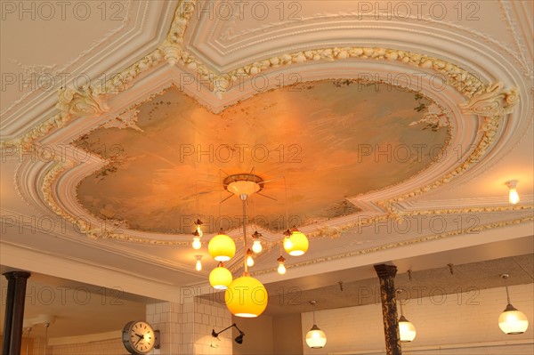 France, ile de france, paris 11e arrondissement, 41 rue de charonne, le pause cafe, bar, restaurant
Date : 2011-2012