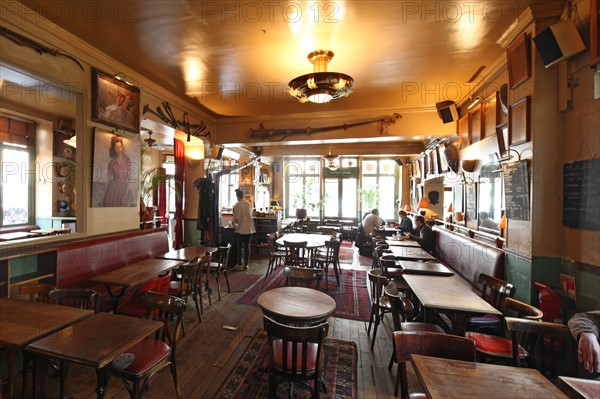 France, ile de france, paris 11e arrondissement, 16 rue saint sabin, cafe de l'industrie
Date : 2011-2012