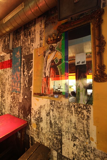 France, ile de france, paris 11e arrondissement, 18 rue du faubourg du temple, la favela chic, restaurant, bar, club

Date : 2011-2012