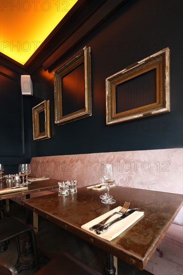 France, ile de france, paris 11e arrondissement, 4 rue jean pierre timbaud, restaurant chez moustache, deco, gastronomie
Date : 2011-2012