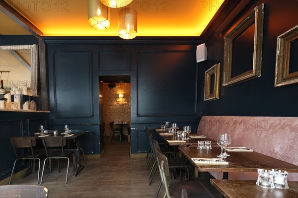 France, ile de france, paris 11e arrondissement, 4 rue jean pierre timbaud, restaurant chez moustache, deco, gastronomie
Date : 2011-2012