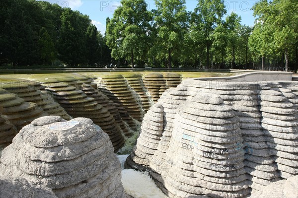 France, ile de france, paris, 12e arrondissement, bercy, parc de bercy, fontaine Canyonaustrate, une sculpture-fontaine de Gerard Singer

Date : 2011-2012