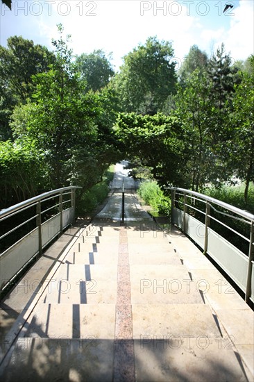 France, ile de france, paris, 12e arrondissement, bercy, parc de bercy, passerelle

Date : 2011-2012