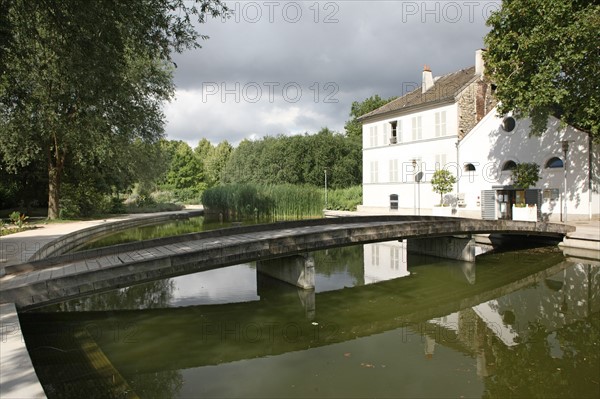 France, ile de france, paris, 12e arrondissement, bercy, parc de bercy, plan d'eau et oiseaux, roseaux

Date : 2011-2012