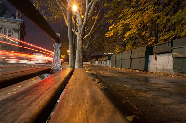 france, ile de france, paris,6e arrondissement, quai de conti, peniches, seine, velo, nuit, matin,