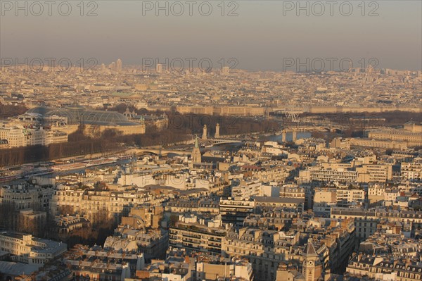 France, ile de france, paris 7e arrondissement, tour eiffel, vue depuis le 2e etage, vers la concorde, seine, pont alexandre III, grande roue,