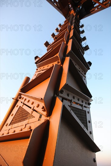 France, ile de france, paris 7e arrondissement, tour eiffel, vue depuis le 2e etage, vers le sommet,