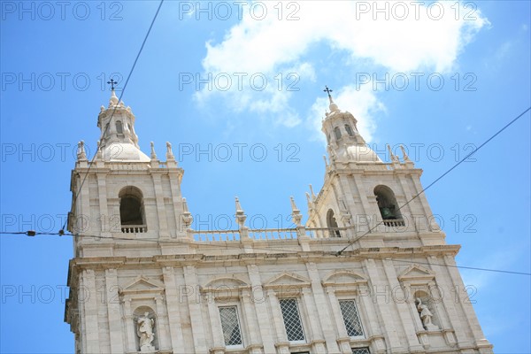 portugal, lisbonne, lisboa, signes de ville, tramway numero 28, detail cables, alfama, transport, interieur du tram, cathedrale
Date : septembre 2011