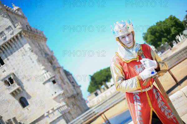 portugal, lisbonne, lisboa, signes de ville, belem, torre de belem, tour, comedien costume, signaletique, fleches, signes de ville
Date : septembre 2011