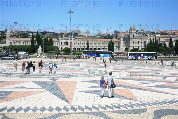 portugal, lisbonne, lisboa, signes de ville, belem, monument des decouvertes, place, pont sur le tage, sculpture
Date : septembre 2011