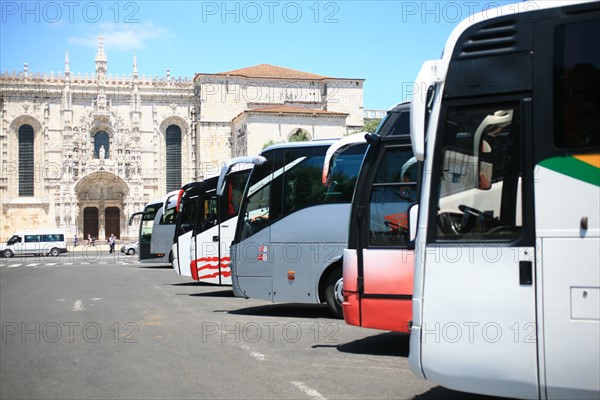 portugal, lisbonne, lisboa, signes de ville, belem, monastere des Hieronimytes, monasteiro dos jeronimos, autocars, tourisme de masse, groupes
Date : septembre 2011