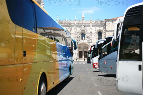 portugal, lisbonne, lisboa, signes de ville, belem, monastere des Hieronimytes, monasteiro dos jeronimos, autocars, tourisme de masse, groupes
Date : septembre 2011