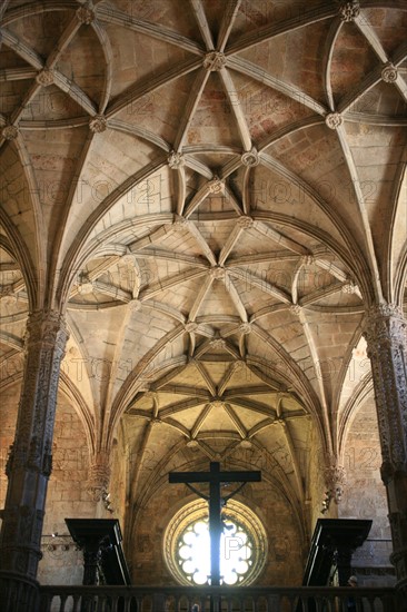 portugal, lisbonne, lisboa, signes de ville, belem, monastere des Hieronimytes, monasteiro dos jeronimos, interieur eglise, voutes, gisant
Date : septembre 2011