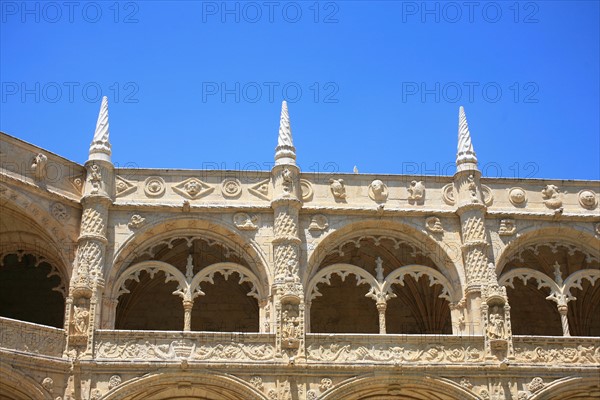 portugal, lisbonne, lisboa, signes de ville, belem, monastere des Hieronimytes, monasteiro dos jeronimos, couvent, cloitre, detail sculpture, statue, ornement
Date : septembre 2011