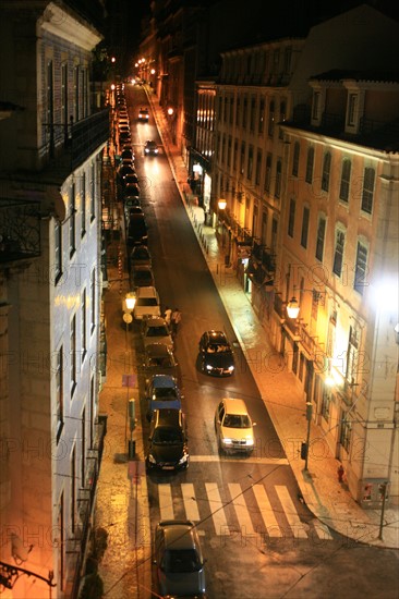 portugal, lisbonne, lisboa, signes de ville, rossio,  au pied de l'alfama, ruelle en escalier, facade immeuble, vue depuis l'hotel tejo
Date : septembre 2011