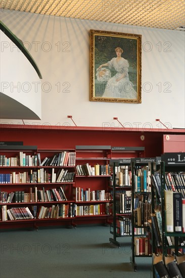 France, ile de france, paris 13e arrondissement, rue nationale, rue de tolbiac, bibliotheque marguerite durand, feministe, portrait,


Date : 2011-2012