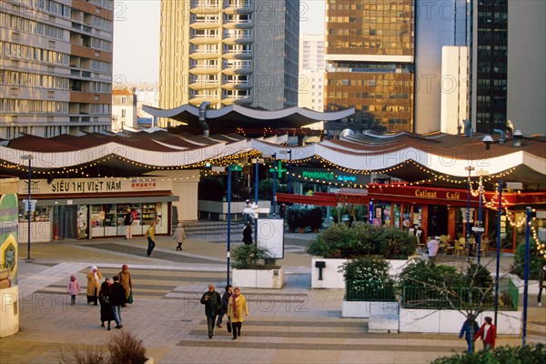 France, ile de france, paris, 13e arrondissement, dalle des olympiades, avenue de tolbiac et rue du disque, asie, chinatown,


Date : 2011-2012