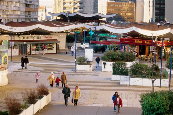 France, ile de france, paris, 13e arrondissement, dalle des olympiades, avenue de tolbiac et rue du disque, asie, chinatown,


Date : 2011-2012