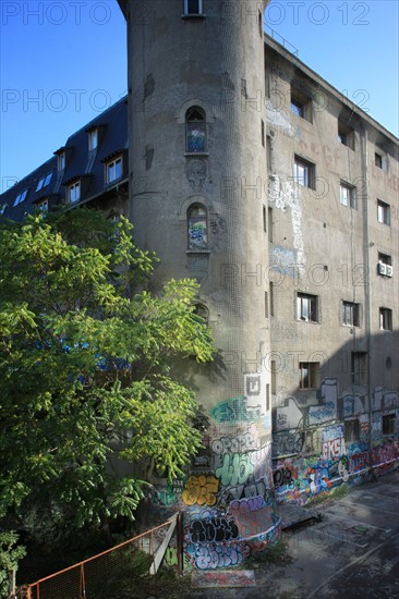 France, ile de france, paris 13e arrondissement, quartier bibliotheque, rue des frigos, anciens entrepots frigorifiques, ateliers d'artiste,


Date : 2011-2012