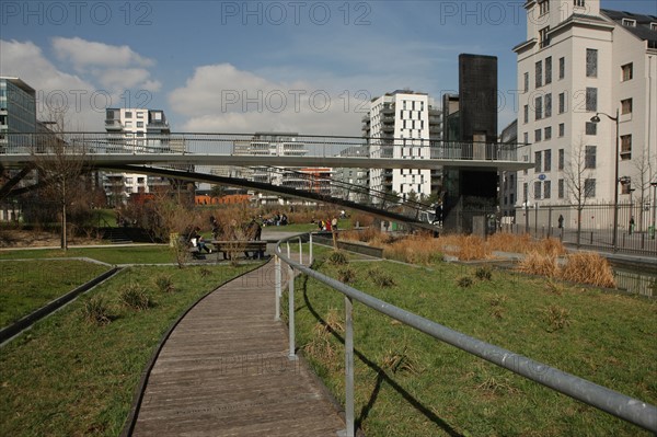 France, ile de france, paris 13e arrondissement, rue thomas mann, jardin abbe pierre, developpement durable, ecologie, faculte de paris diderot,


Date : 2011-2012