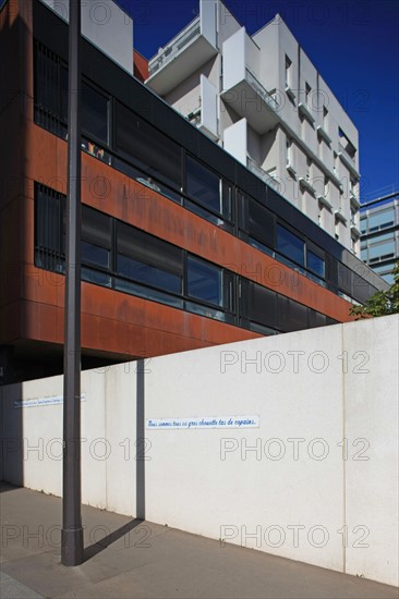 France, ile de france, paris, 13e arrondissement, zac paris rive gauche, rue rene goscini, groupe scolaire primo levi, ecole elementaire et ecole maternelle, education,


Date : 2011-2012