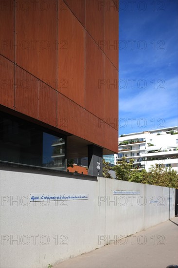 France, ile de france, paris, 13e arrondissement, zac paris rive gauche, rue rene goscini, groupe scolaire primo levi, ecole elementaire et ecole maternelle, education,


Date : 2011-2012