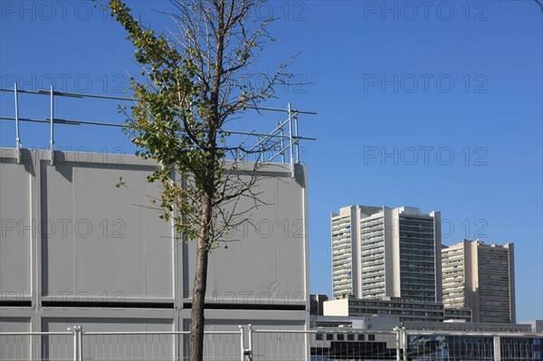 france, region ile de france, paris 13e arrondissement, paris rive gauche, avenue de france, quartier bnf francois mitterrand, travaux de batiment, couvertures des voies, algeco, chantier,


Date : 2011-2012