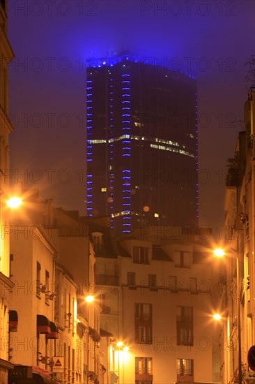 france, region ile de france, paris 14e arrondissement, tour montparnasse eclairee, matin, rue edouard jacques, maisons, facades, nuit, eclairage,


Date : 2011-2012